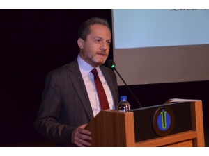 Türkler Günde 1 Dakika Kitap Okuyor, 6 Saat Tv İzliyor