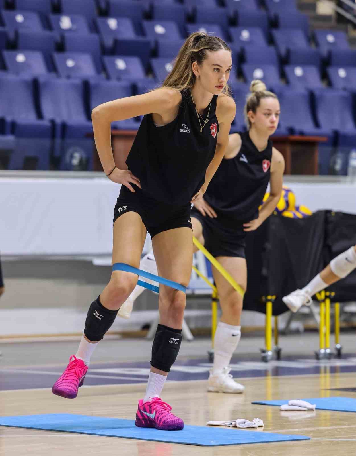 denizli-buyuksehir-belediyespor-kadin-voleybol-takimi-yeni-sezon-hazirliklarina-basladi