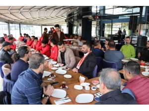 Meterisliler Taraftarlar Grubu Nevşehir Belediyesporlu Futbolcularla Kahvaltıda Bir Araya Geldi
