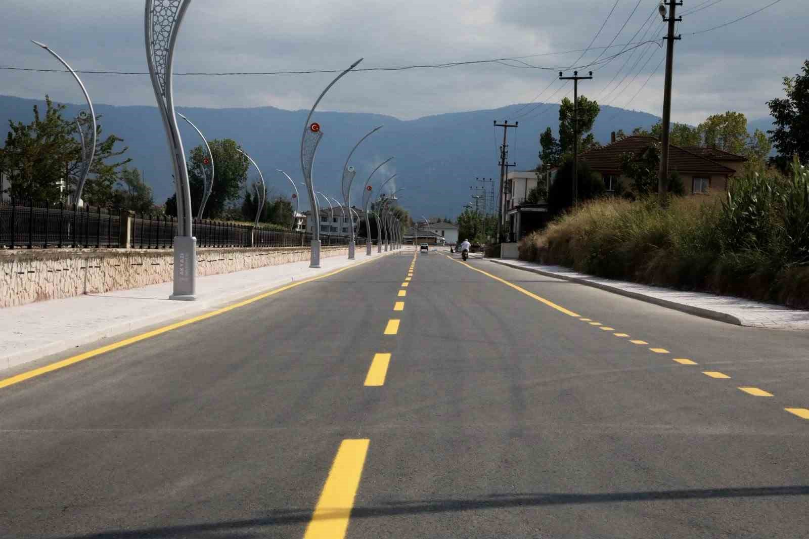 akyazi-trafigini-rahatlatacak-projede-ikinci-etap-bitti