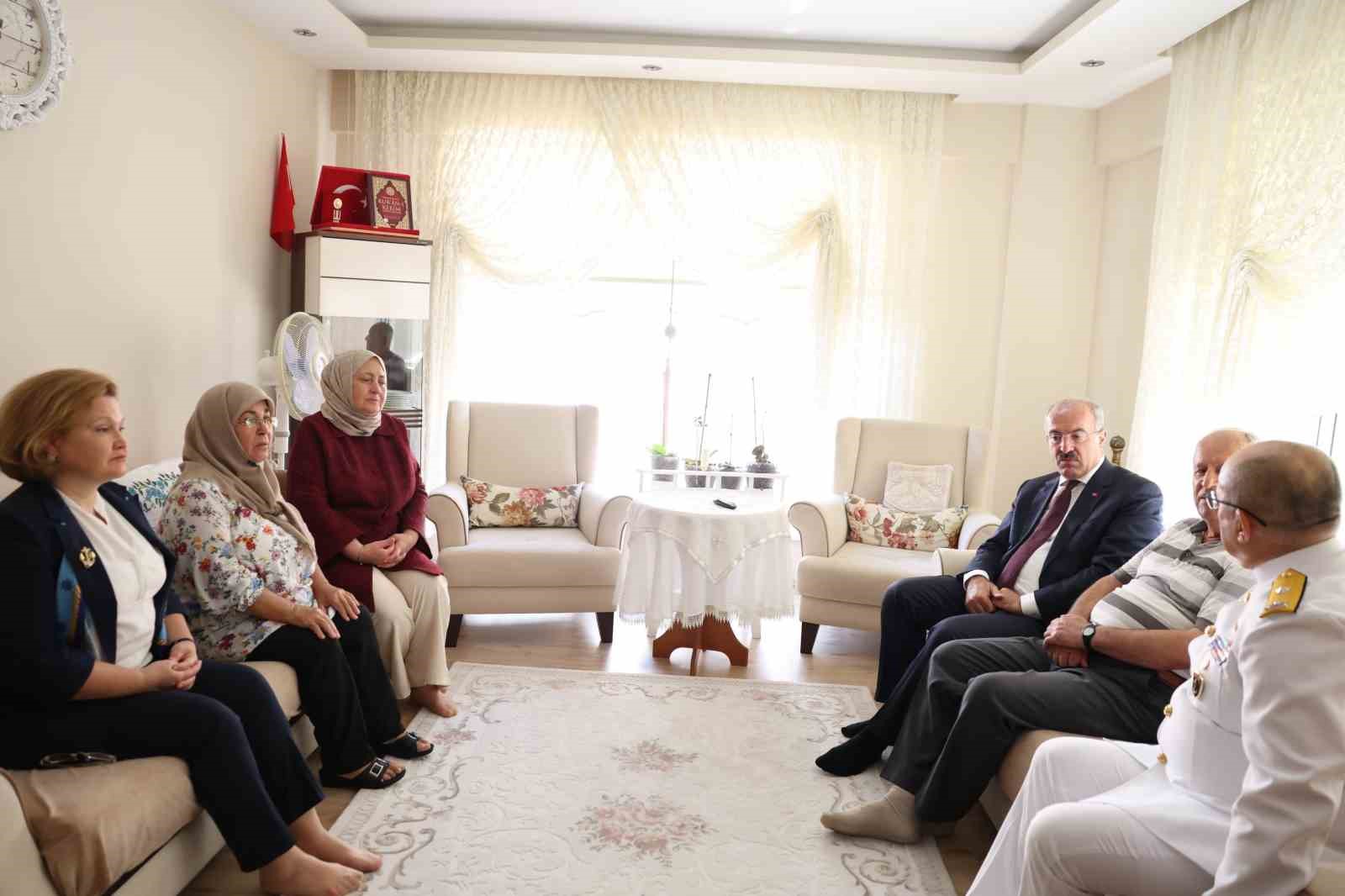 vali-toraman-19-eylul-gaziler-gunu-nde-gazi-ziyareti-gerceklestirdi
