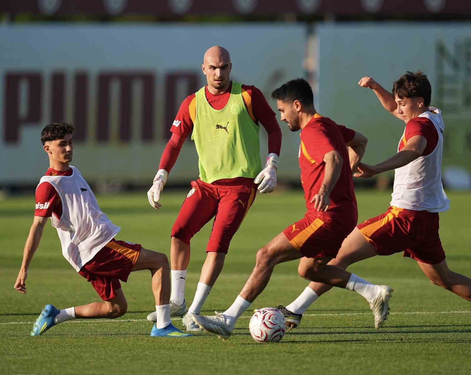 galatasaray-gunu-cift-antrenmanla-tamamladi