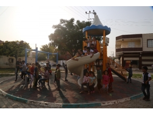 Haliliye’de Parklarda Yeni Oyun Grupları Monte Edildi