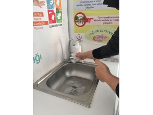 Çocuklara Ve Yetişkinlere El Yıkama Dersi