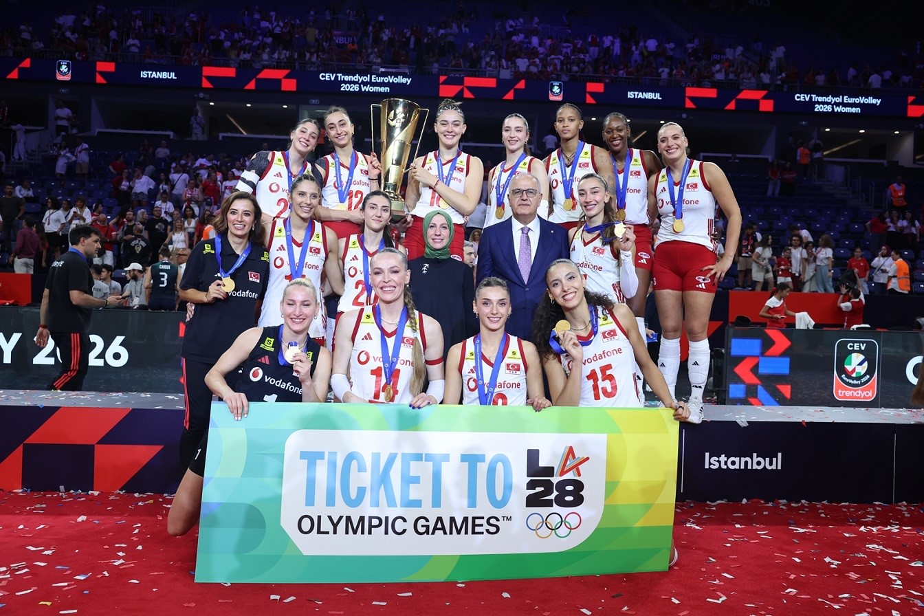 a-milli-kadin-voleybol-takimi-los-angeles-2028-olimpiyat-oyunlari-biletini-aldi