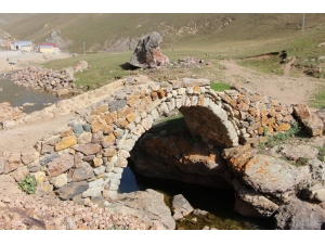 557 Yıllık Taşköprü İlgi Bekliyor