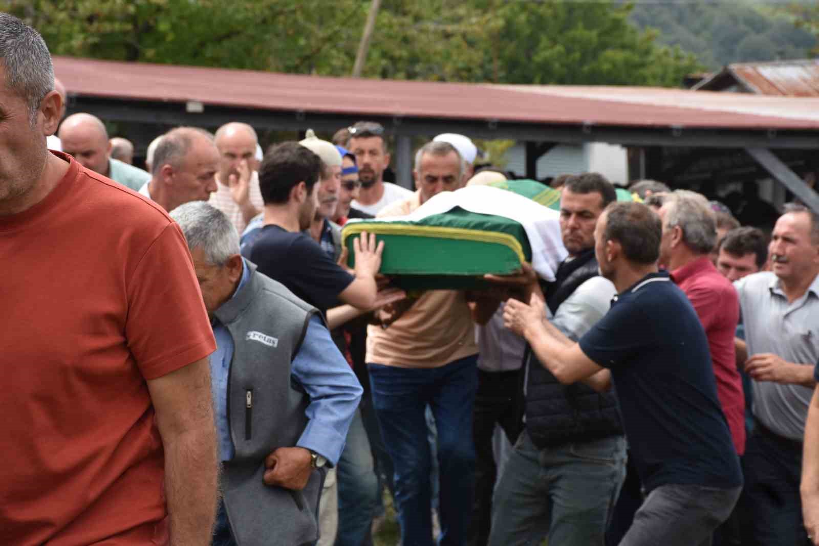 ayni-eve-8-ayda-ikinci-ates-dustu-findik-bahcesinde-fenalasan-baba-topraga-verildi