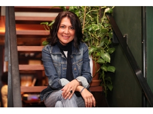 Asuman Dabak: "Oyunculuk Kaşının Gözünün Güzel Olması Değil"