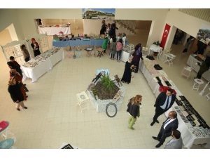 ‘Hünerli Eller’in Eserleri Sergilendi