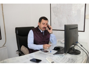 Baydilli Beyaz Masada Gelen Telefonları Cevapladı