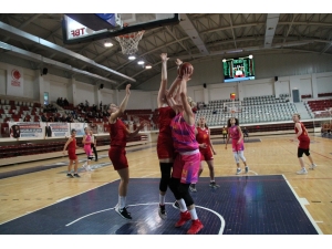 Türkiye Kadınlar Basketbol Ligi: Yalova Vıp: 96 Galatasaray Gelişim: 57