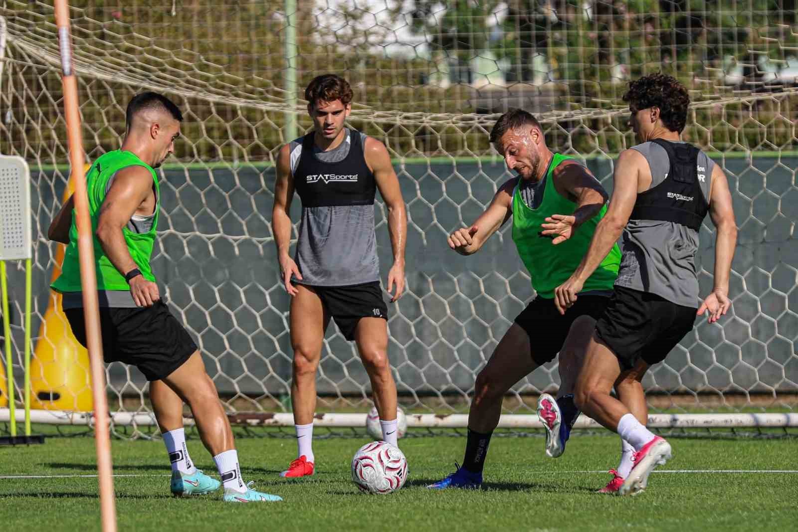 alanyaspor-rizespor-maci-hazirliklarini-tamamladi