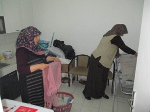 Emet’te Korunmaya Muhtaç Yaşlılara Temizlik Hizmeti