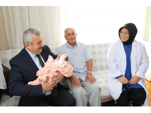 Körfez Belediyesi, Vatandaşların Tüm Hizmetlerine Koşuyor