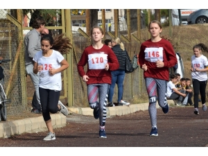 Minik Öğrenciler 15 Temmuz Şehitleri İçin Koştu