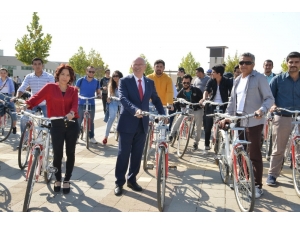 Bisikletler Öğrencilerin Kullanımına Sunuldu
