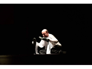 "Bir Delinin Güncesi" Sahnelendi