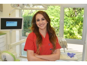 İmplant Yaptırmak Özgüveni Yerine Getiriyor