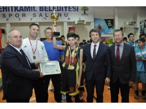 Basketbol Cumhuriyet Kupası Gaziantep Kolej Vakfı’nın