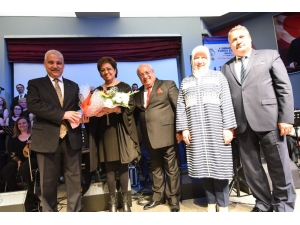 Yunusemre Korosundan Unutulmaz Konser