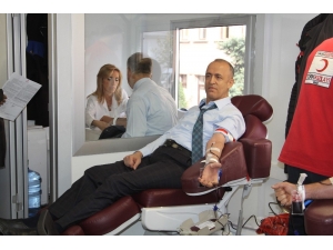 Kamu Çalışanlarından Kan Bağışı