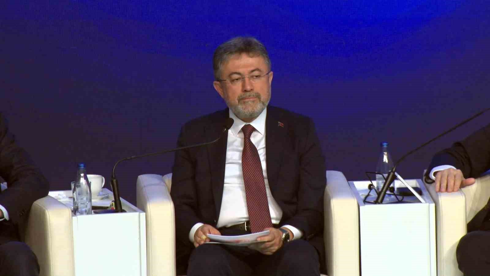 bakan-yumakli-2026-yilindaki-yagislar-uzun-yillar-ortalamasinin-yuzde-32-5-uzerinde