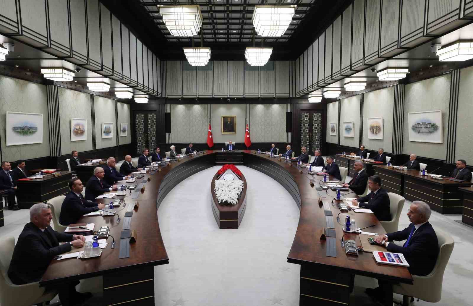 kabine-toplantisi-cumhurbaskani-erdogan-in-baskanliginda-basladi