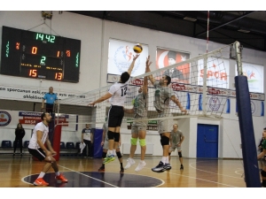 Voleybol Erkekler 1. Ligi: Düzce Belediyespor: 1 Beşiktaş: 3