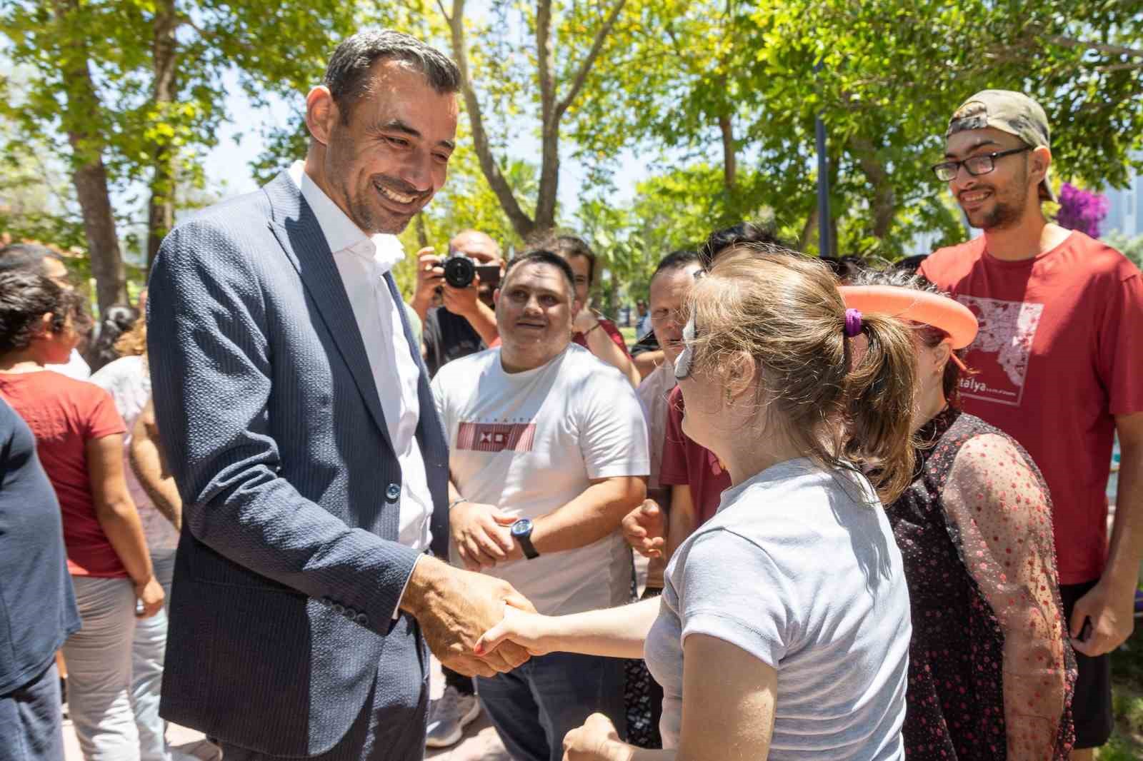 manavgat-ta-yil-sonu-senligi-cocuklar-doyasiya-eglendi