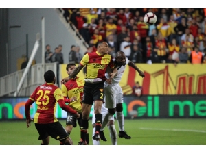 Spor Toto Süper Lig: Göztepe: 2 - Beşiktaş: 0 (Maç Sonucu)