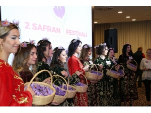 16 Güzel ‘Safran Güzeli’ Olmak İçin Jüri Önünde Ter Döktü