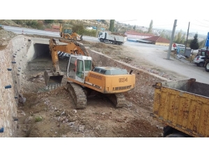 Eskigediz’de Alt Geçit Çalışması