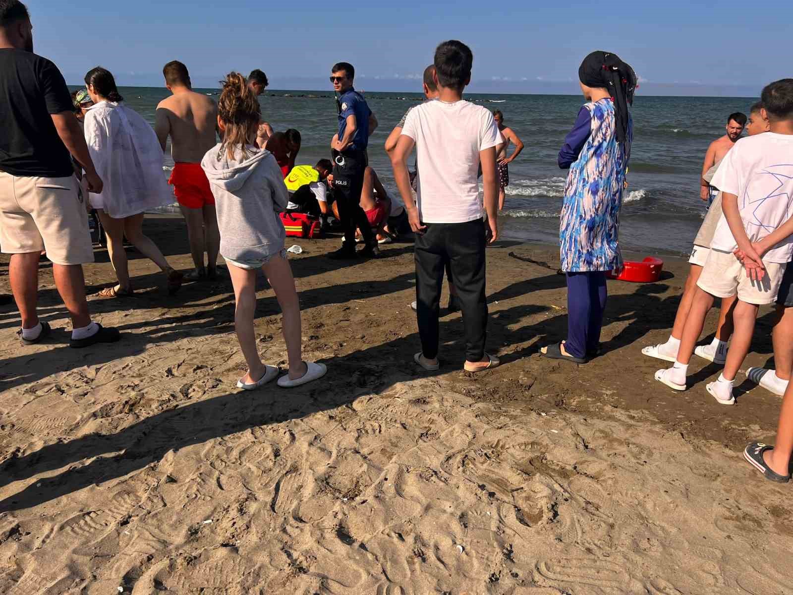 samsun-da-denize-giren-anne-ve-2-kizi-bogulma-tehlikesi-gecirdi