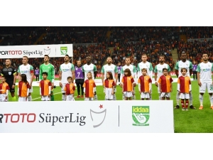 Bursaspor Yerli Futbolcularla Sahaya Çıkıyor