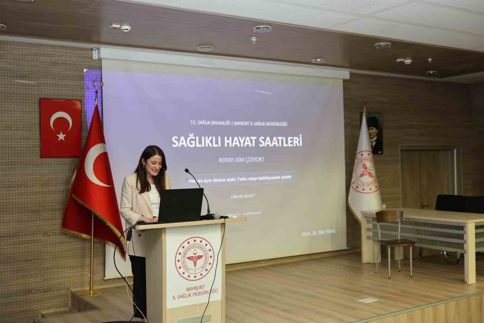 bayburt-ta-saglik-calisanlarina-liderlik-egitimi-verildi