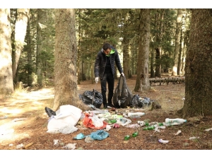 Dağcılar Uludağ’da Çöp Topladı