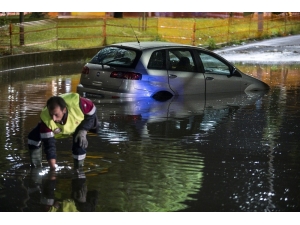 Roma’da Dolu Fırtınası Hayatı Felç Etti