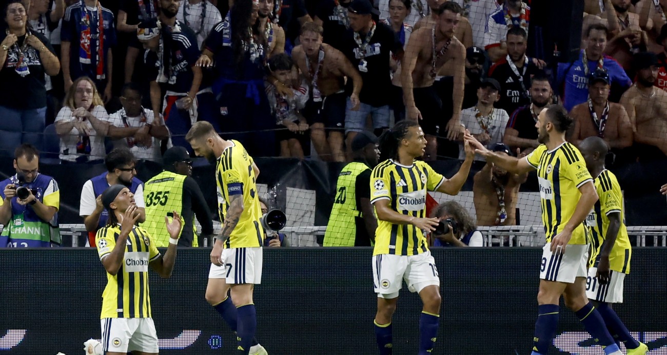 lyon-u-devirdi-hasreti-bitirdi-fenerbahce-18-yil-sonra-sampiyonlar-ligi-nde