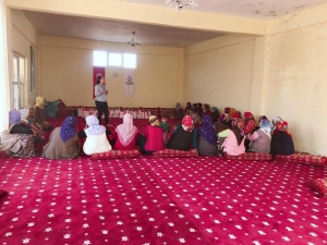 Kırsaldaki Kadınlara Hijyen Ve Sağlık Eğitimi Veriliyor