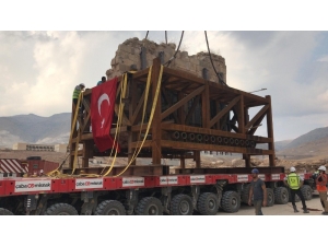 Hasankeyf’teki Tarihi Orta Kapı Birleştirildi