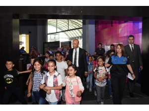 Mersin Emniyeti’nden Çocuklar İçin Sinema Etkinliği