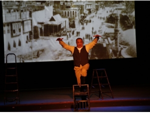 Vecihi Hürkuş Ayakta Alkışlandı