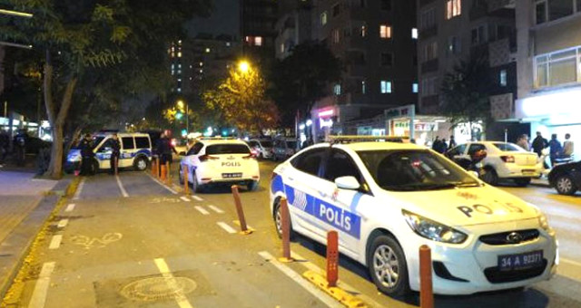 Kadıköy'de Cezaevi Firarisi, Yolda Karşısına Çıkanları Bıçakladı: 11 Yaralı