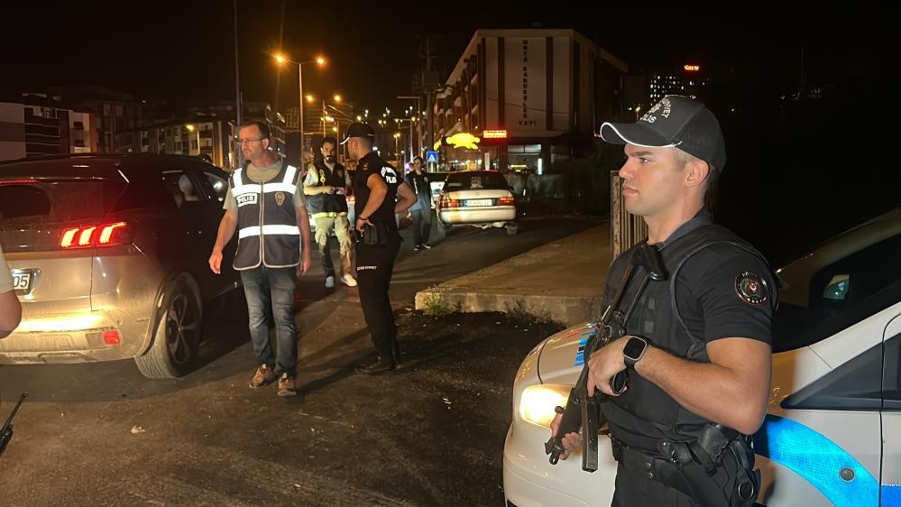 duzce-de-polis-aranan-16-kisiyi-yakaladi