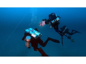 Denizin 65 Metre Derinliğinde 250 Yıllık Rus Savaş Gemisi Bulundu