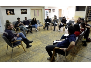 Gençlere Katkı Devam Ediyor