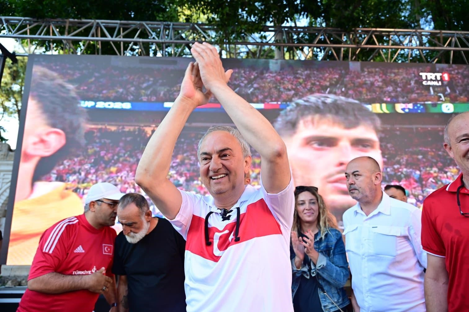 dokumapark-ta-milli-heyecan-antalyalilar-kepez-de-dev-ekranda-bulustu
