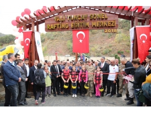 Türkiye’nin İlk Rafting Eğitim Merkezi Tunceli’de Açıldı