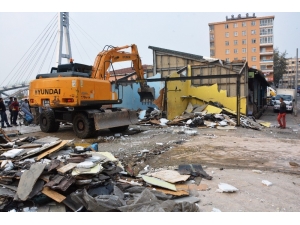 İzmit Eski Balık Pazarı Yıkılıyor
