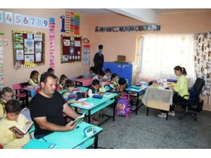 Abdülvahit Sağlam İlkokulu Öğrencileri, İhlas Haber Ajansını Konuk Etti